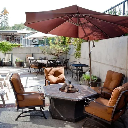 Stratford Inn 