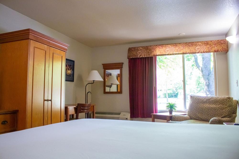 Stratford 3* Ashland